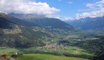 Blick vom Sockerhof in Mals über Glurns nach Prad am Stilfserjoch